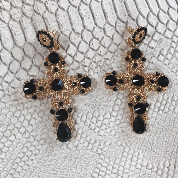 Jewelry - New Cross Earrings “Black stones “